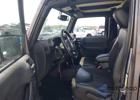 2017 Jeep Wrangler Unlimited Winter 4X4 из США, поврежденный, VIN 1C4BJWEG2HL612421